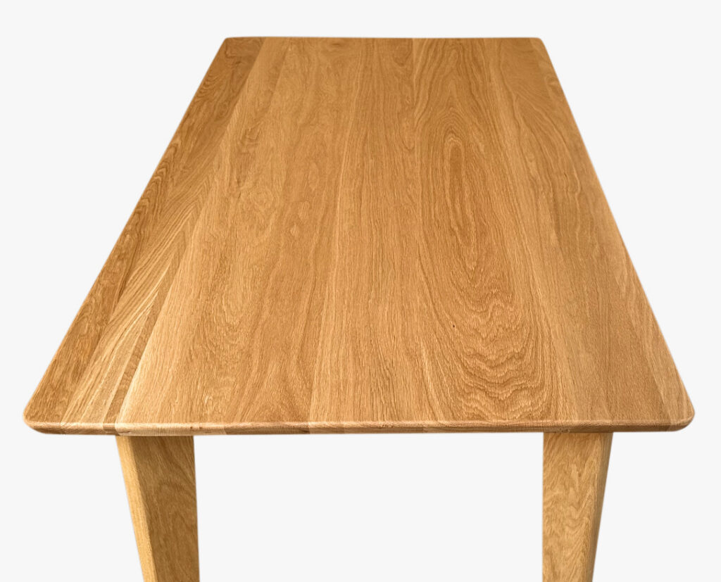 Prime full-stave solid oak table top with long boards and minimal knots